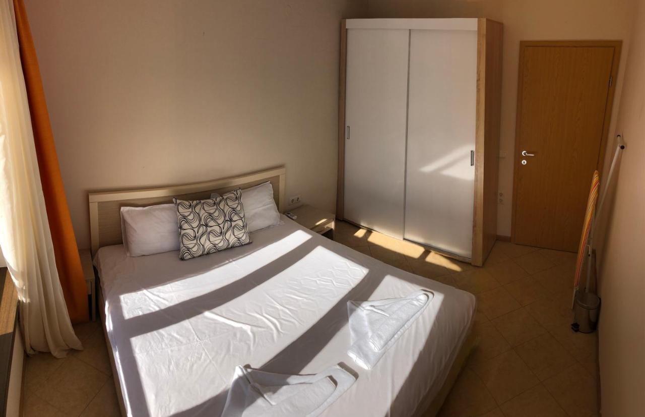 Royal Sun - Sunny Cove Apartment Слънчев бряг Екстериор снимка