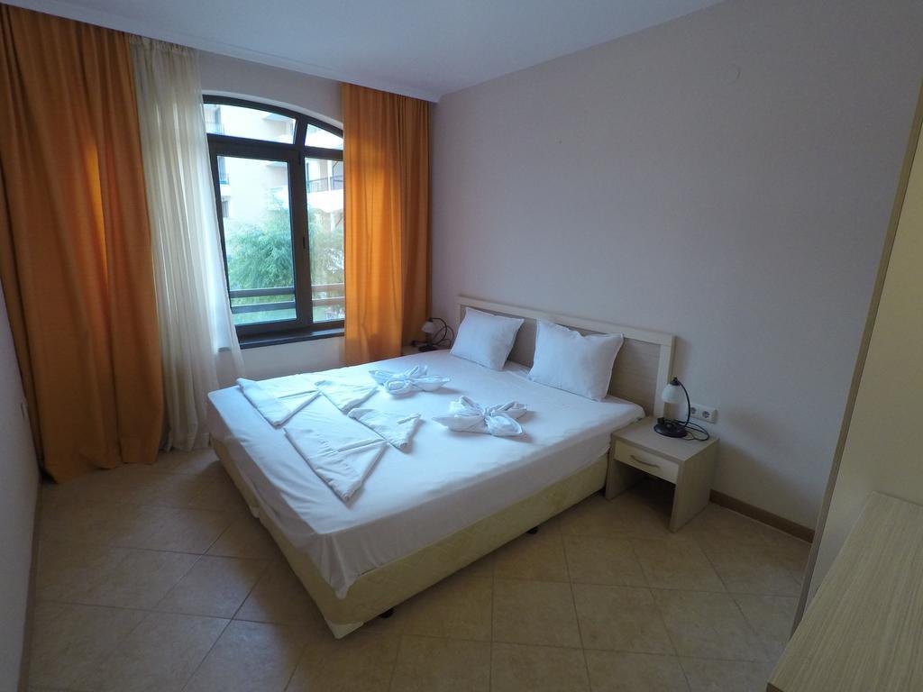 Royal Sun - Sunny Cove Apartment Слънчев бряг Екстериор снимка