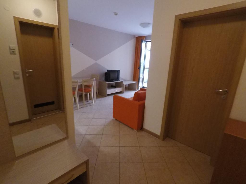Royal Sun - Sunny Cove Apartment Слънчев бряг Екстериор снимка