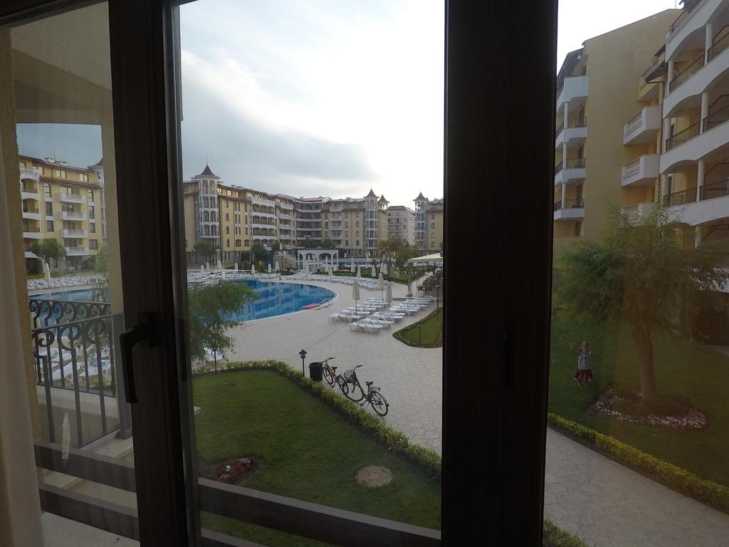 Royal Sun - Sunny Cove Apartment Слънчев бряг Екстериор снимка